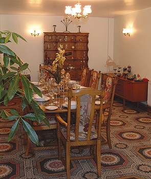 dining room in hotel snowdonia
